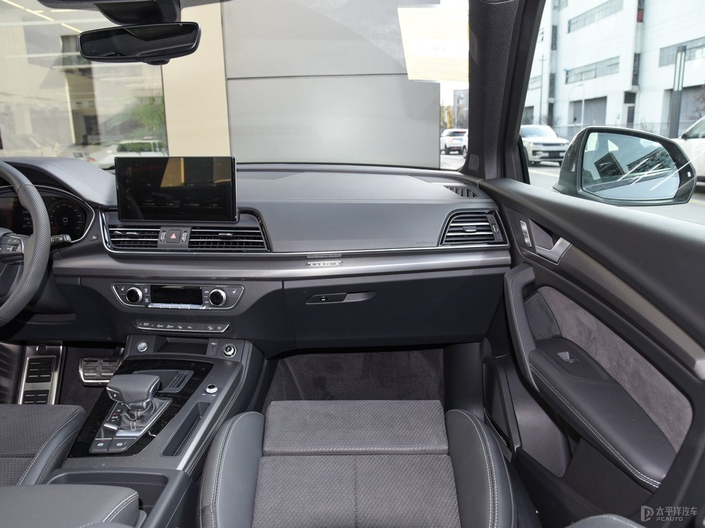 納多灰奧迪Q5L Sportback中控內(nèi)飾圖片