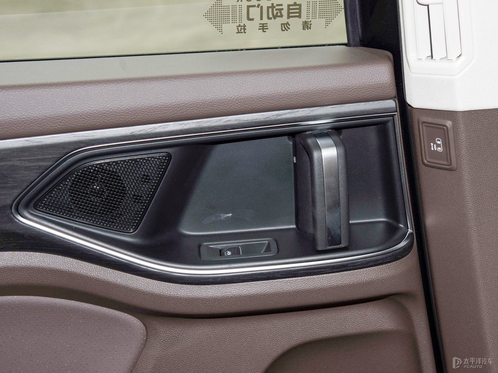 玄武黑威然車廂內(nèi)飾圖片