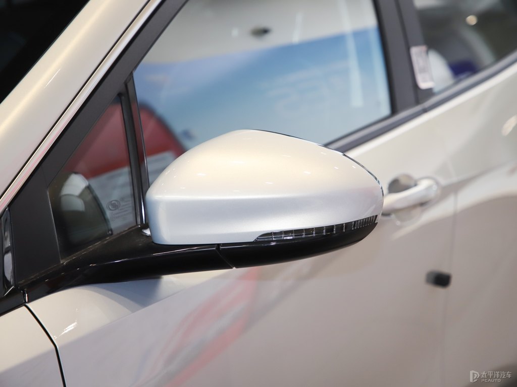 極光銀微藍(lán)6車身外觀圖片