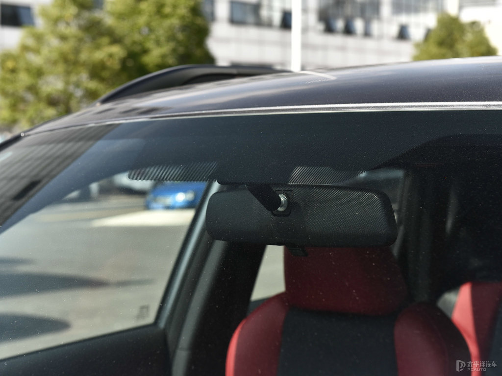 安第斯灰長(zhǎng)安CS35PLUS車(chē)身外觀圖片