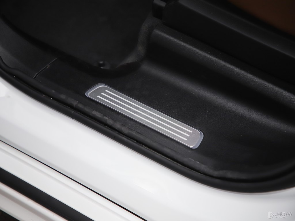 水晶白沃爾沃XC90車廂內(nèi)飾圖片