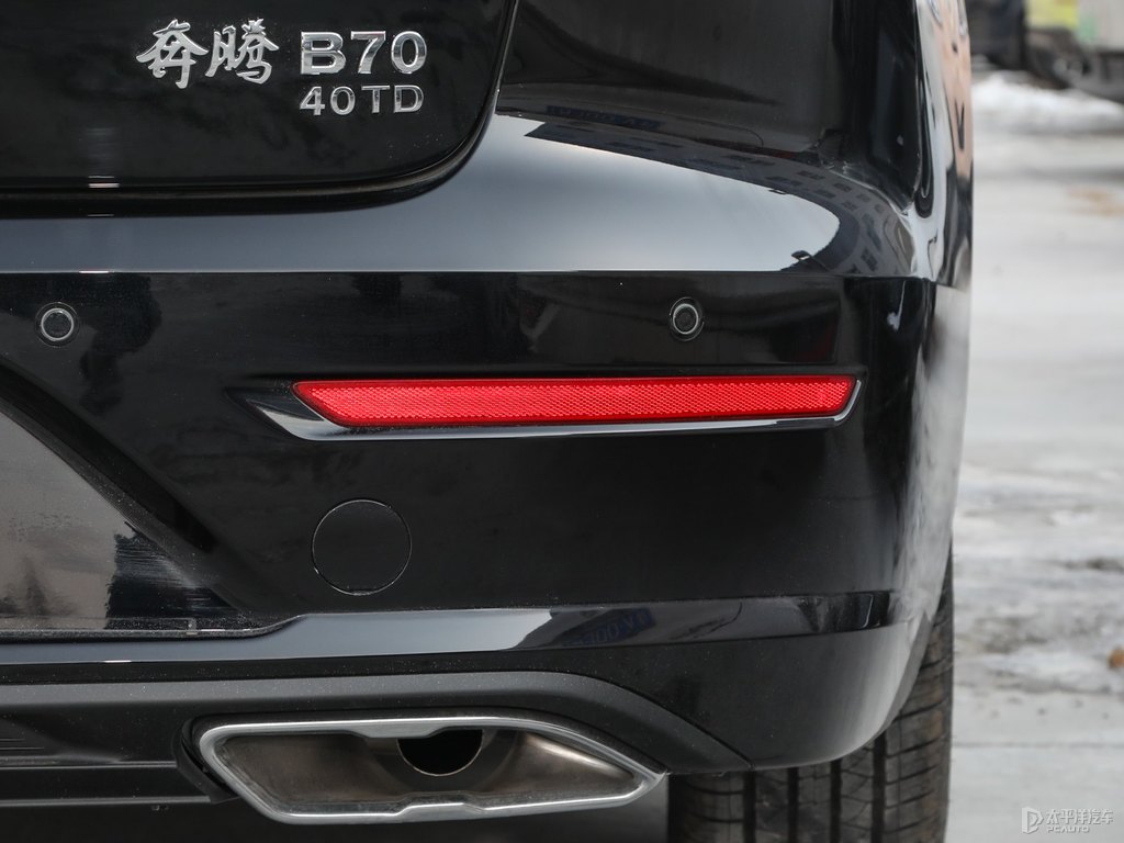 魅夜黑二代奔騰B70車尾外觀圖片
