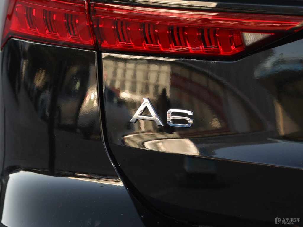 傳奇黑奧迪A6(進口)車尾外觀圖片