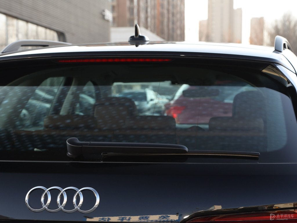 傳奇黑奧迪A6(進(jìn)口)車尾外觀圖片