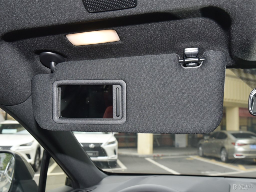 超音速鈦銀雷克薩斯NX車廂內(nèi)飾圖片