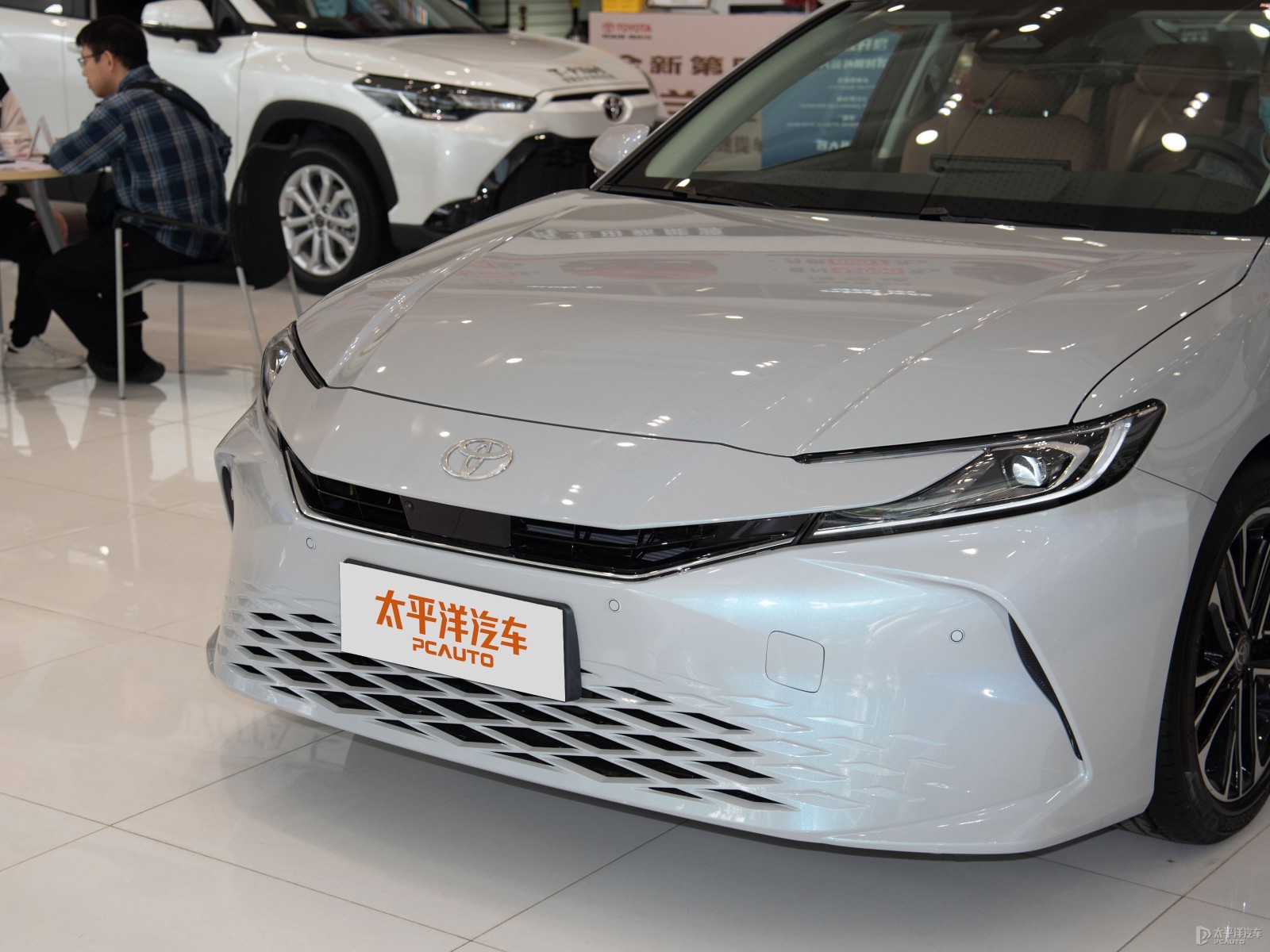 凱美瑞外觀高清大圖