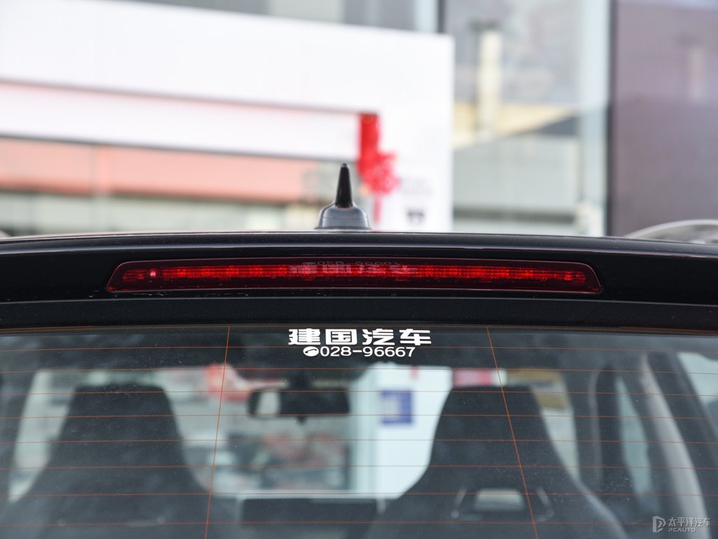 沉靜黑柯迪亞克車尾外觀圖片