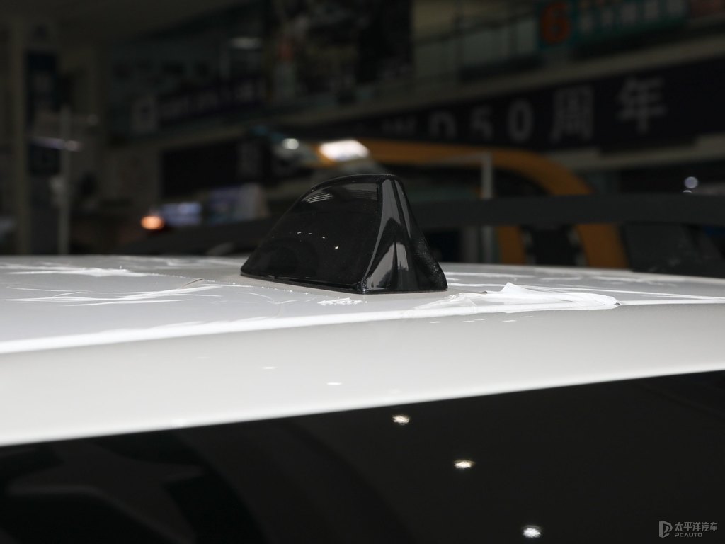 水晶珠光白森林人車身外觀圖片