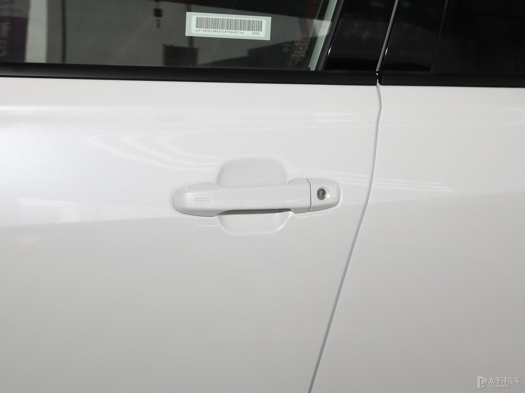 水晶珠光白森林人車身外觀圖片