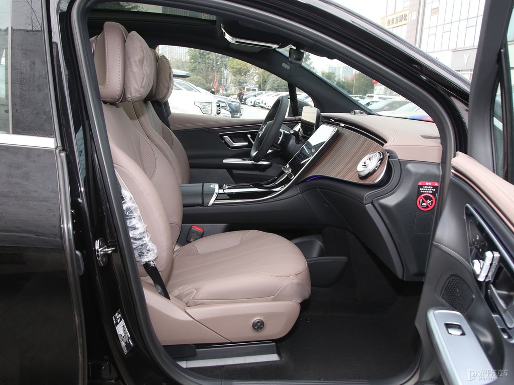 ׎rڱYEQE SUV{˿ggDƬ
