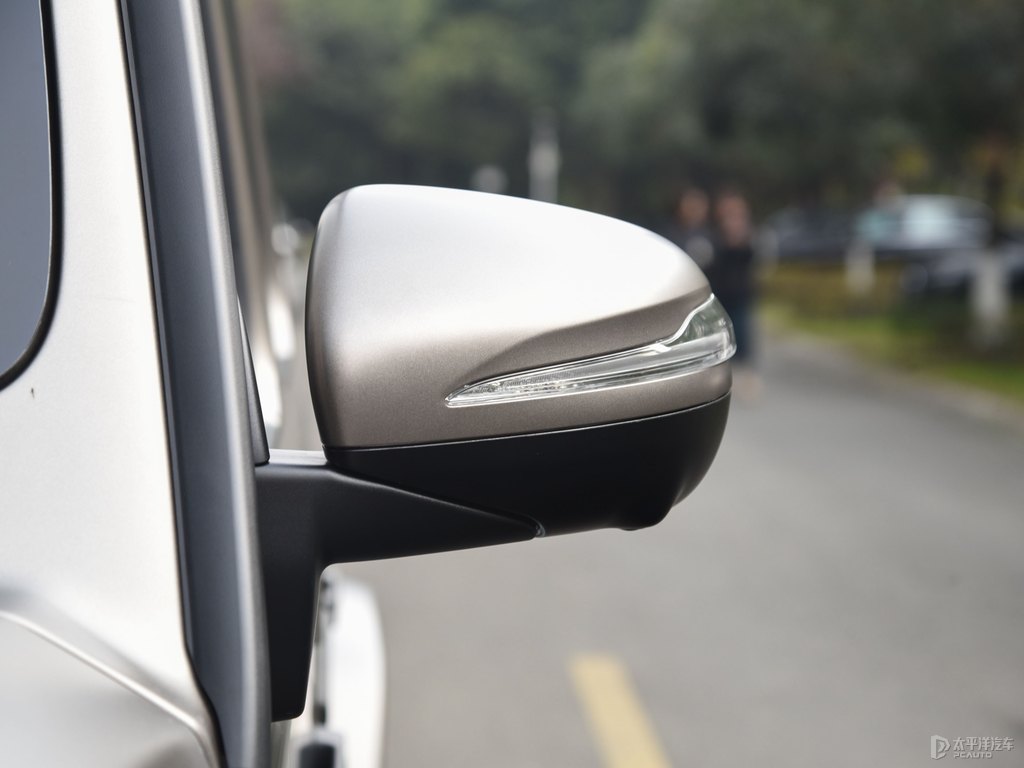 啞光云霧灰奔馳G級(jí)車(chē)身外觀圖片