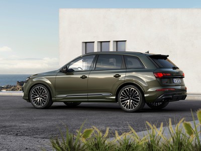 對比奧迪Sq7與奔馳gls450，哪個更值得入手？