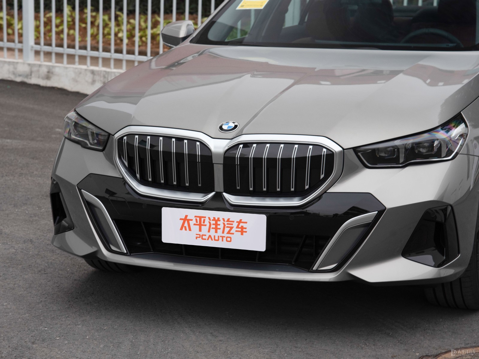 寶馬5系外觀高清大圖