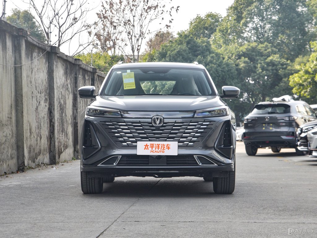 安第斯灰長安CS75 PLUS整車外觀外觀圖片