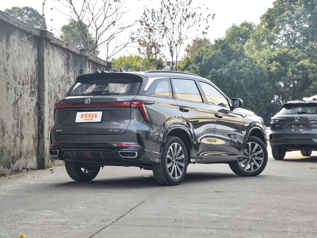 安第斯灰長安CS75 PLUS整車外觀外觀圖片