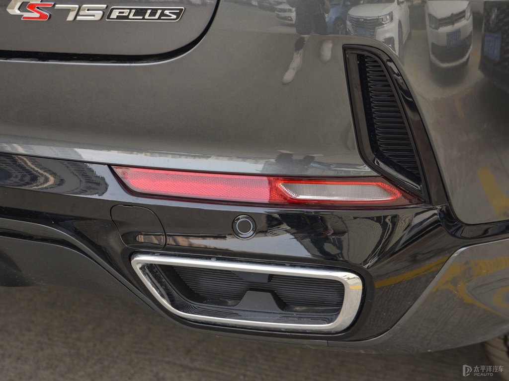 安第斯灰長安CS75 PLUS車尾外觀圖片