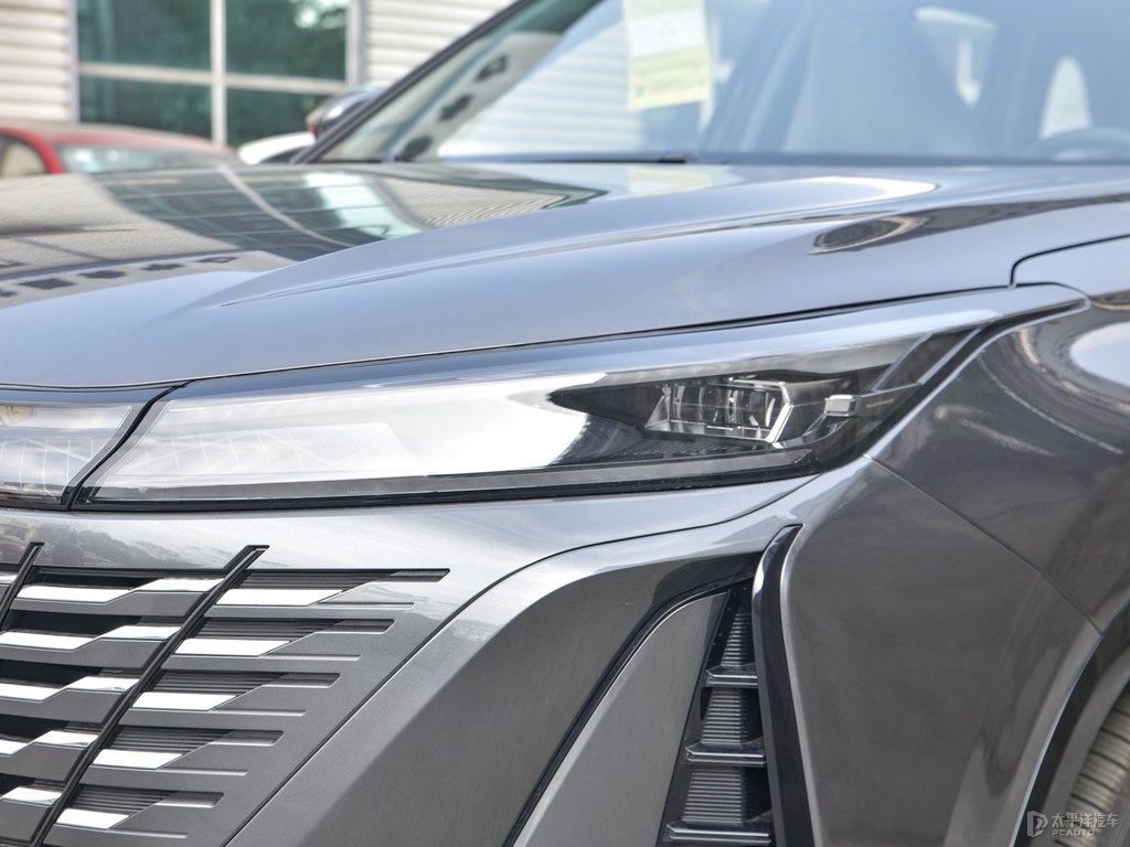 安第斯灰長(zhǎng)安CS75 PLUS車頭外觀圖片