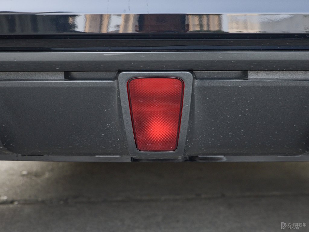 安第斯灰長安CS75 PLUS車尾外觀圖片