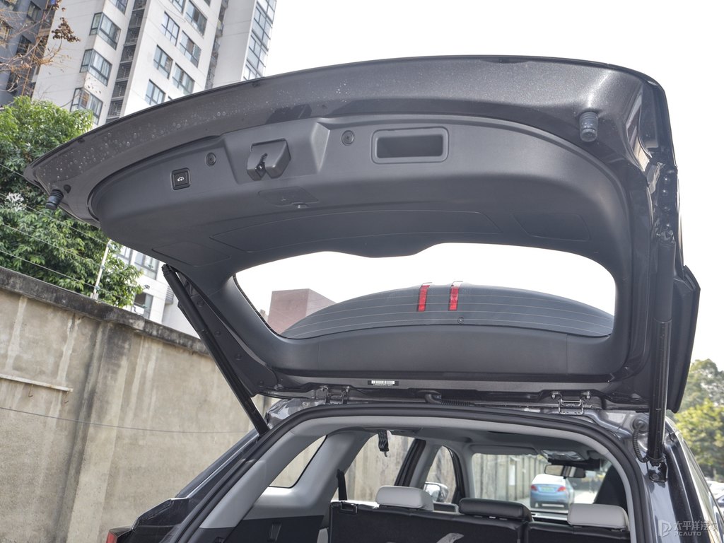 安第斯灰長安CS75 PLUS后備廂空間圖片