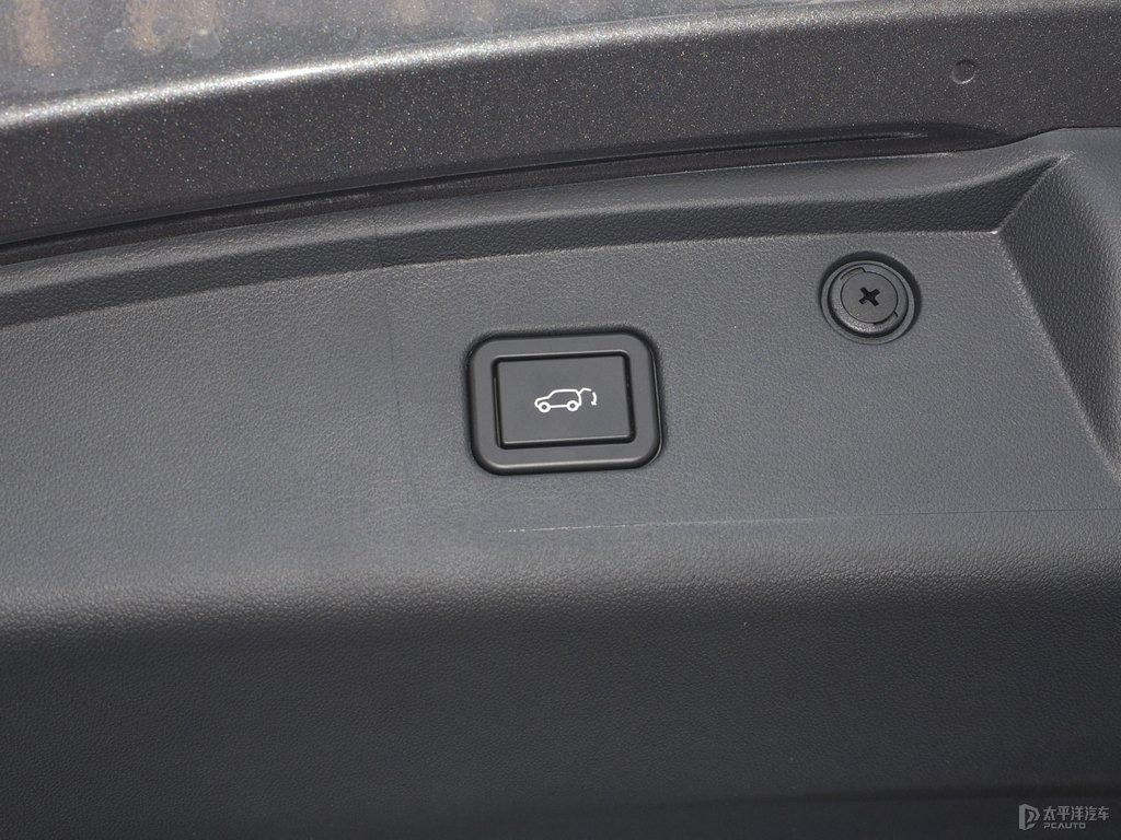 安第斯灰長(zhǎng)安CS75 PLUS后備廂空間圖片