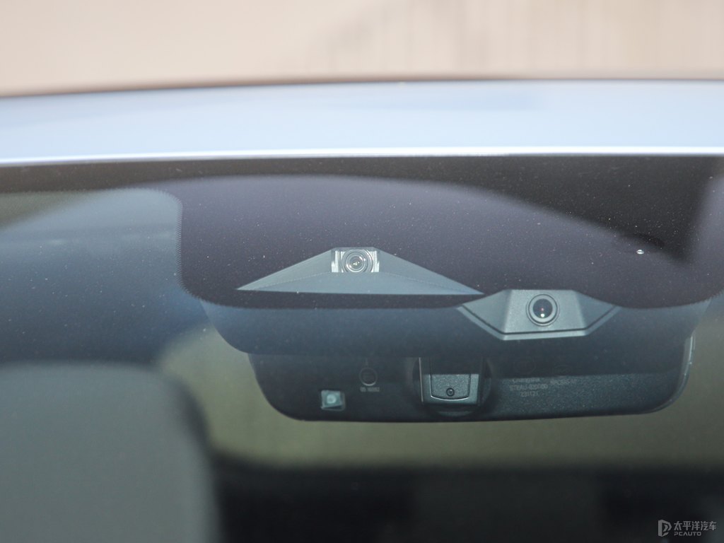 冰川藍(lán)唐新能源車(chē)身外觀圖片