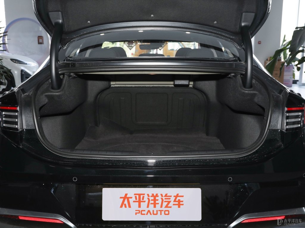 幻影黑索納塔后備廂空間圖片