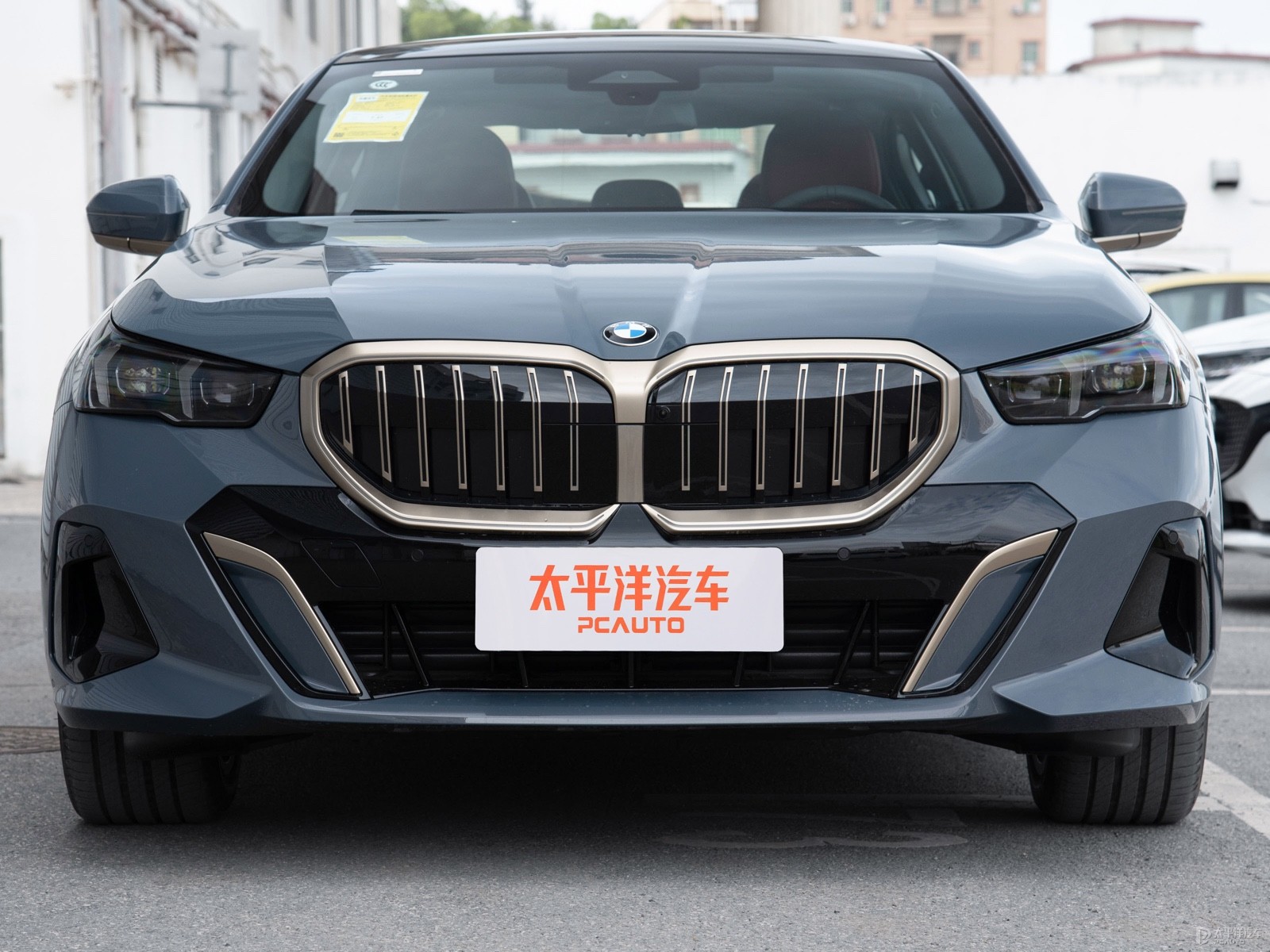 寶馬5系外觀高清大圖