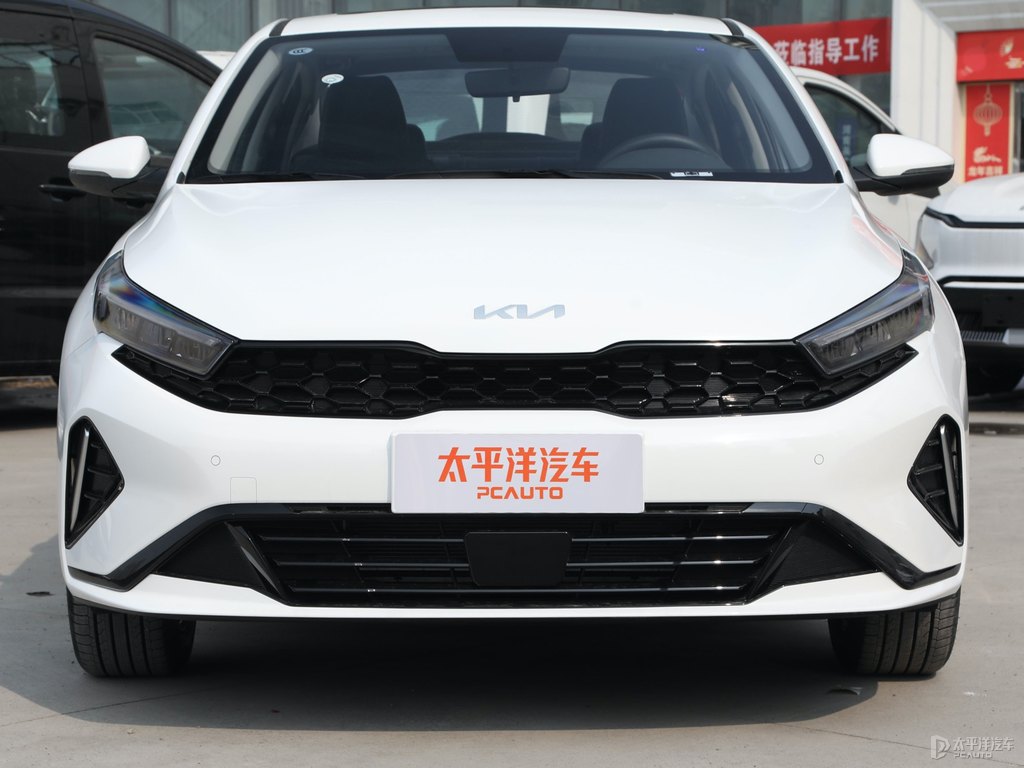 透明白起亞K3車頭外觀圖片
