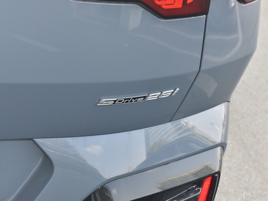 風(fēng)暴灰寶馬X2(進(jìn)口)車尾外觀圖片