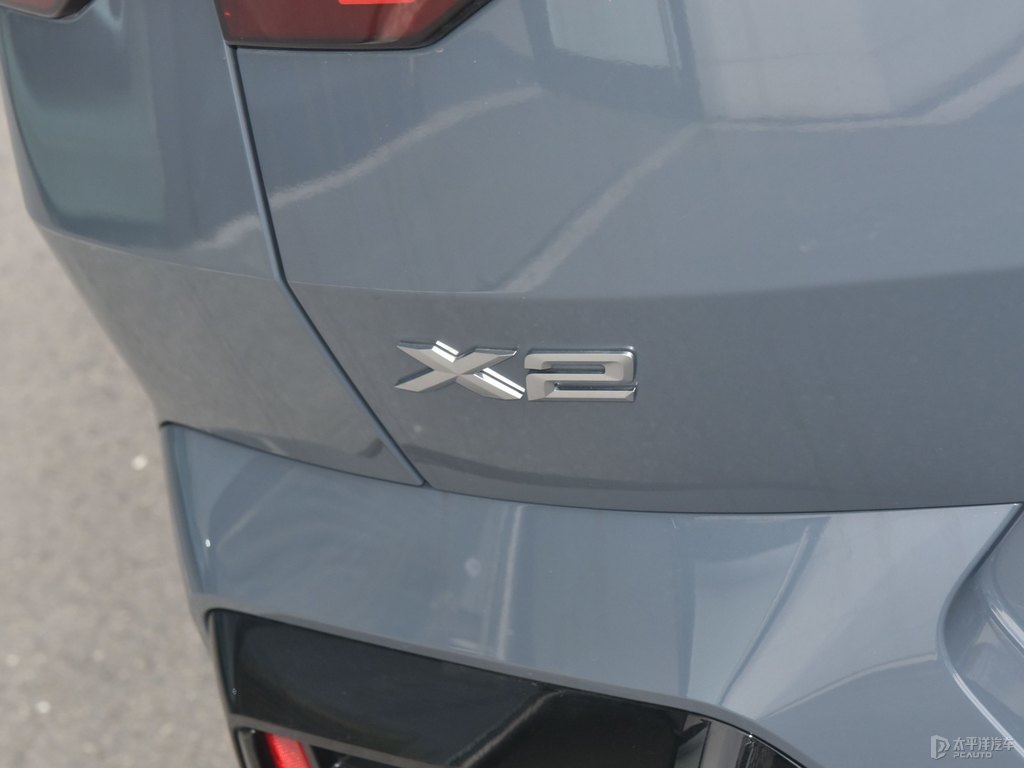 風(fēng)暴灰寶馬X2(進(jìn)口)車尾外觀圖片