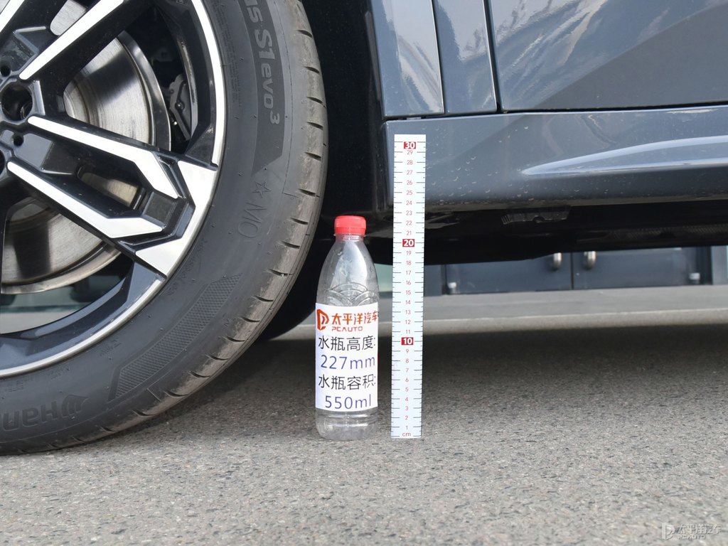 風(fēng)暴灰寶馬X2(進(jìn)口)車身外觀圖片