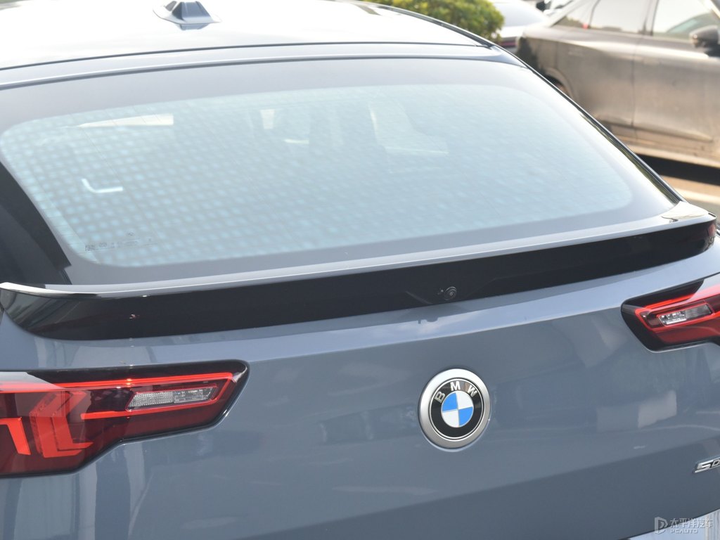 風(fēng)暴灰寶馬X2(進(jìn)口)車尾外觀圖片