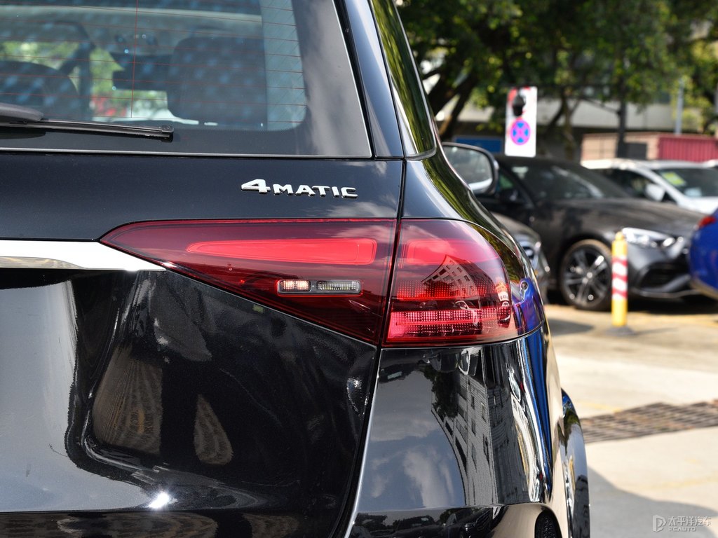 奔馳GLE車尾外觀圖片