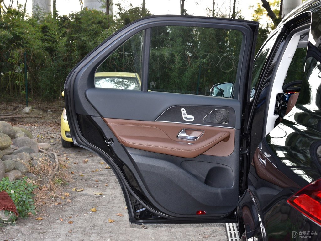 奔馳GLE車廂內(nèi)飾圖片