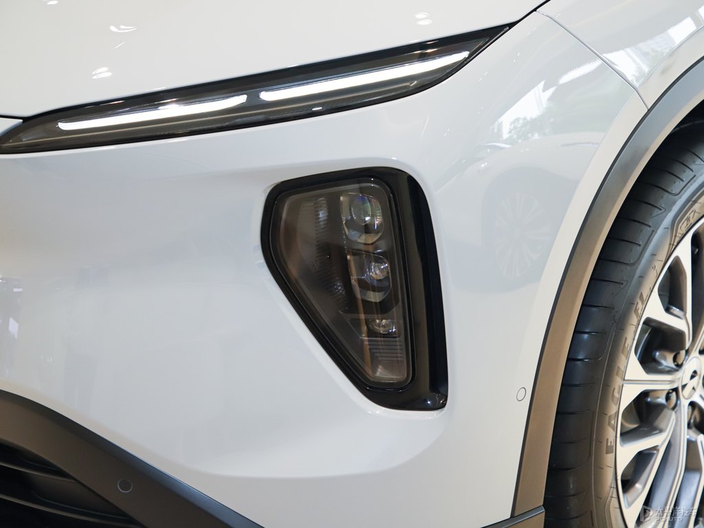 星灰蔚來(lái)ES6車(chē)頭外觀圖片