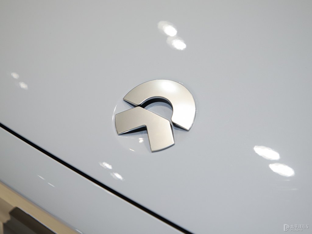 星灰蔚來(lái)ES6車(chē)頭外觀圖片