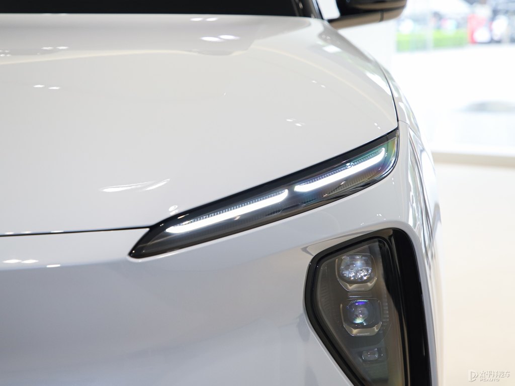 星灰蔚來(lái)ES6車(chē)頭外觀圖片