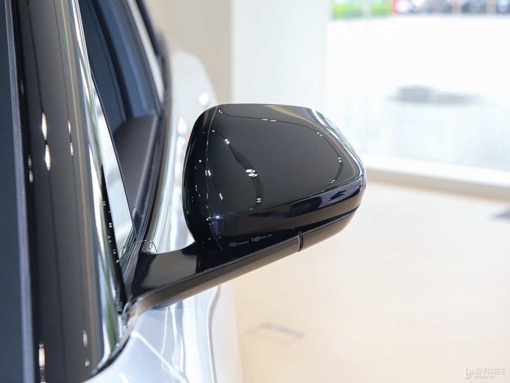 星灰蔚來(lái)ES6車身外觀圖片