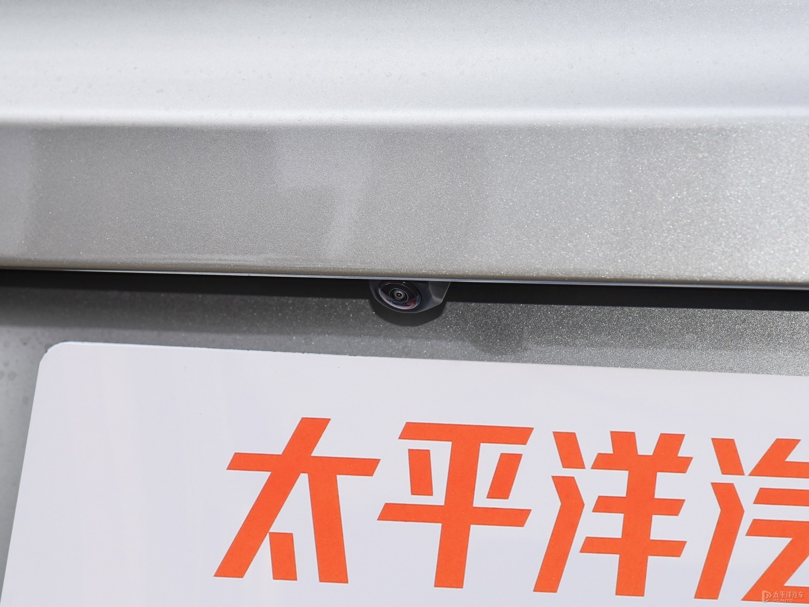 雷克薩斯UX外觀高清大圖