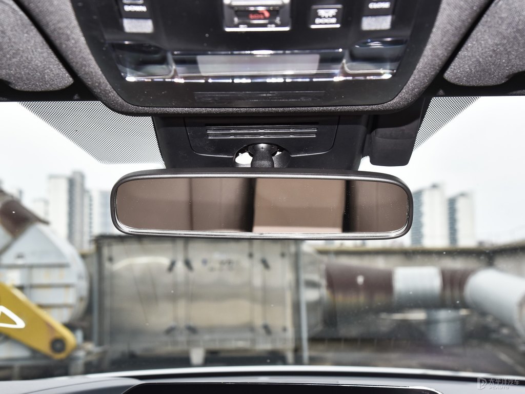 超音速鈦銀雷克薩斯UX車廂內(nèi)飾圖片