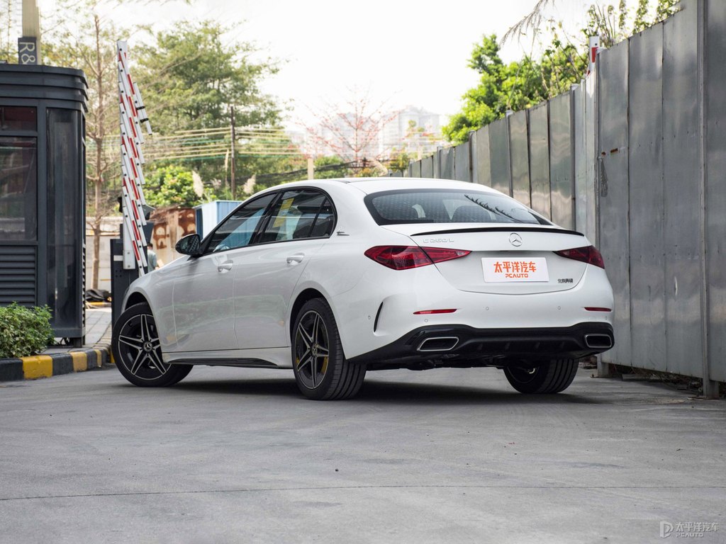 北極白奔馳C級整車外觀外觀圖片