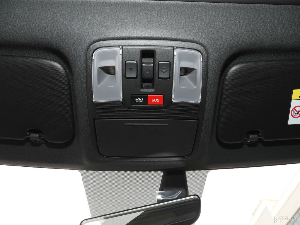 透明白起亞K3車廂內(nèi)飾圖片