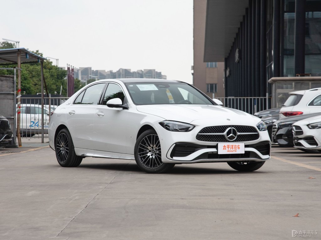 北極白奔馳C級整車外觀外觀圖片