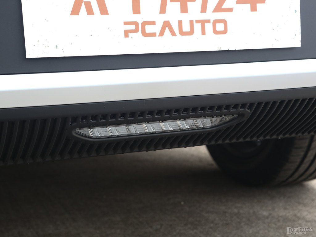 山脈灰唐新能源車尾外觀圖片
