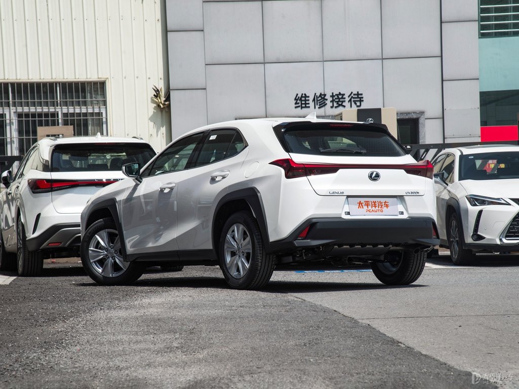 超音速石英白雷克薩斯UX整車外觀外觀圖片