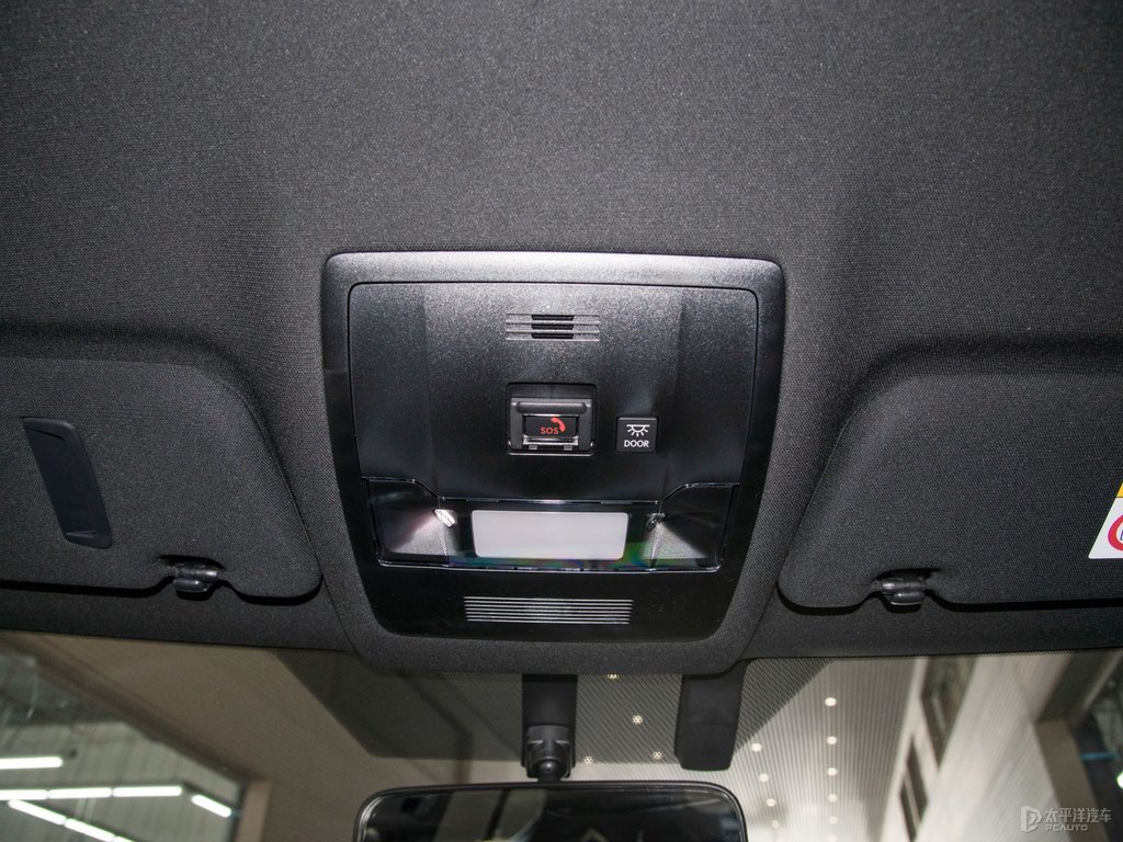 超音速石英白雷克薩斯UX車廂內飾圖片