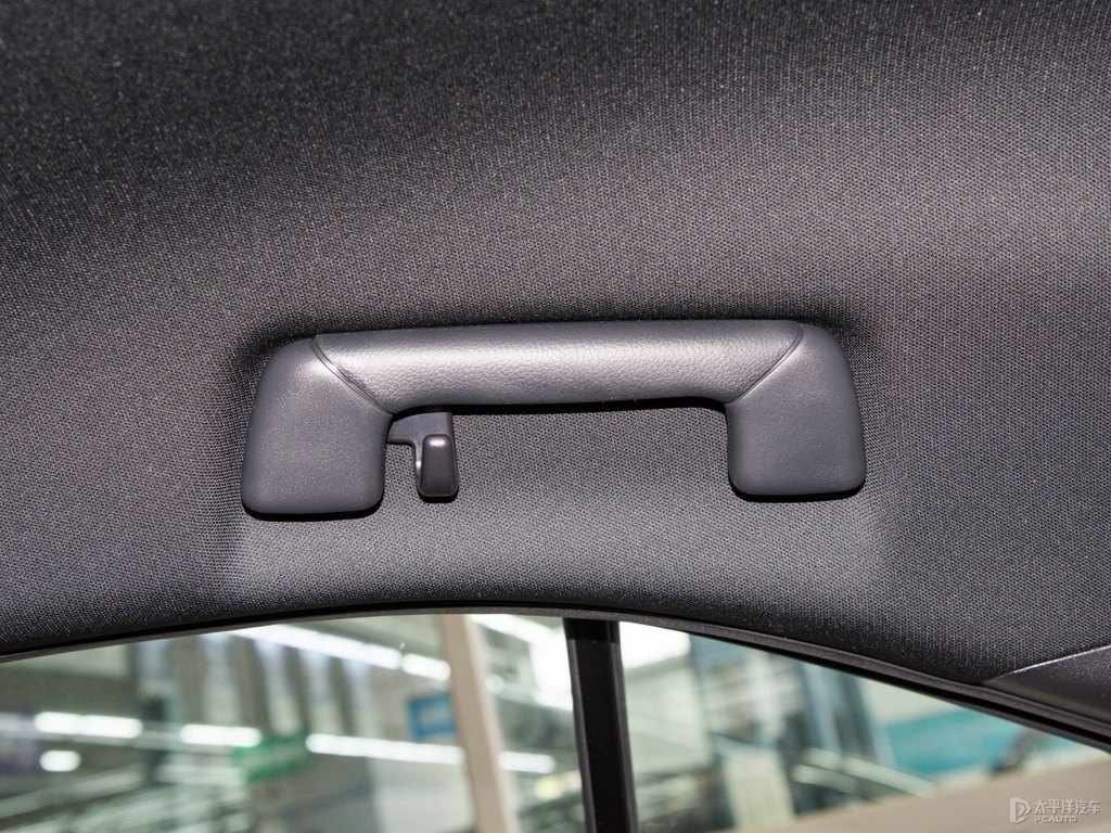 超音速石英白雷克薩斯UX車廂內(nèi)飾圖片