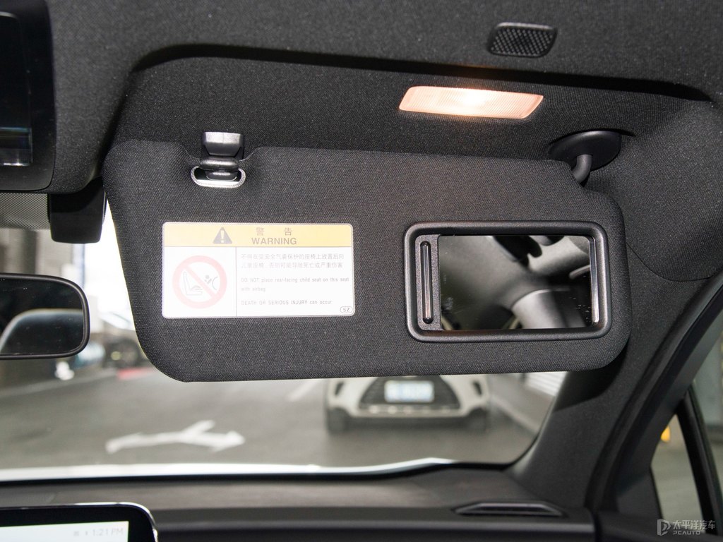 超音速石英白雷克薩斯UX車廂內(nèi)飾圖片