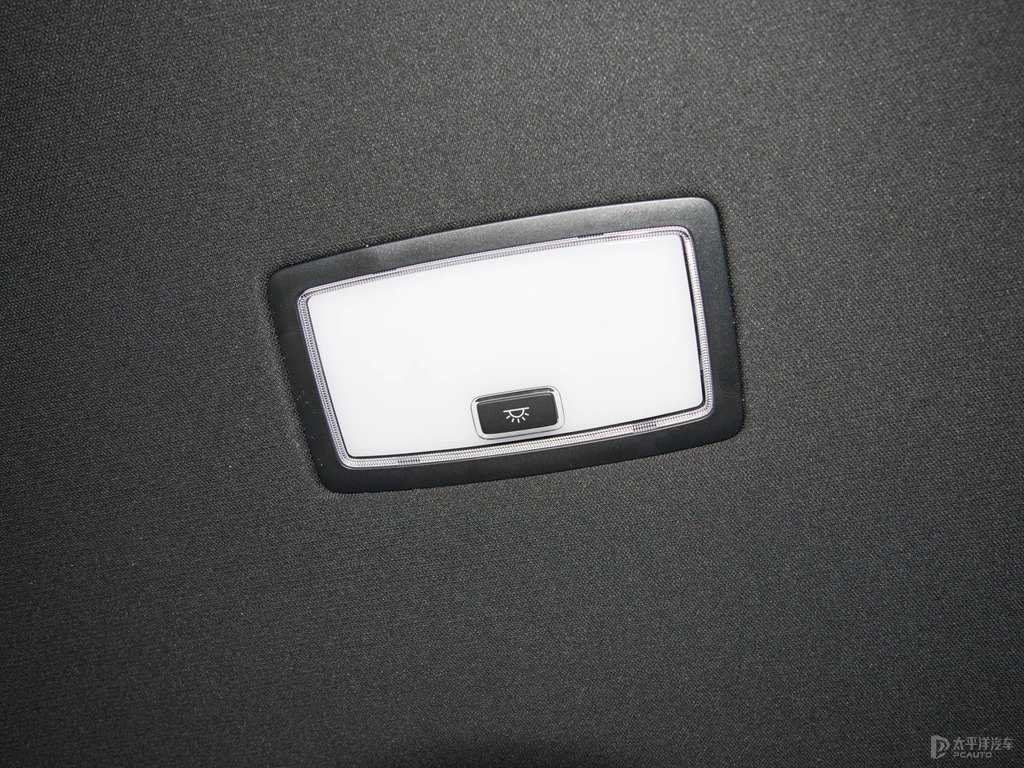超音速石英白雷克薩斯UX車廂內(nèi)飾圖片