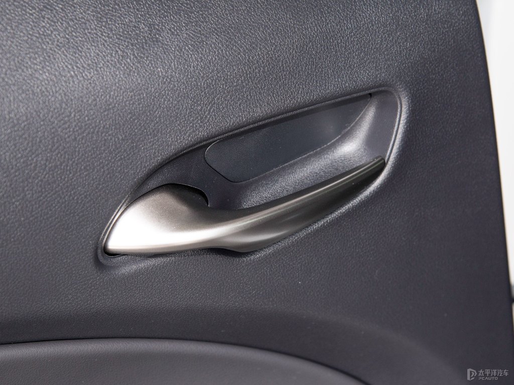 超音速石英白雷克薩斯UX車廂內(nèi)飾圖片
